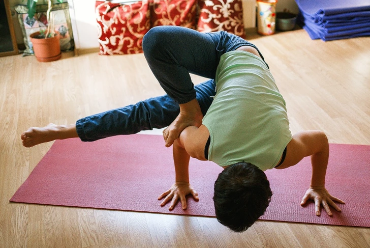 The 10 Best Yoga Poses to Do Every Day to Stay Fit & Healthy